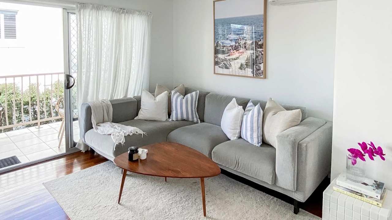 Unfurnished room in a flatshare