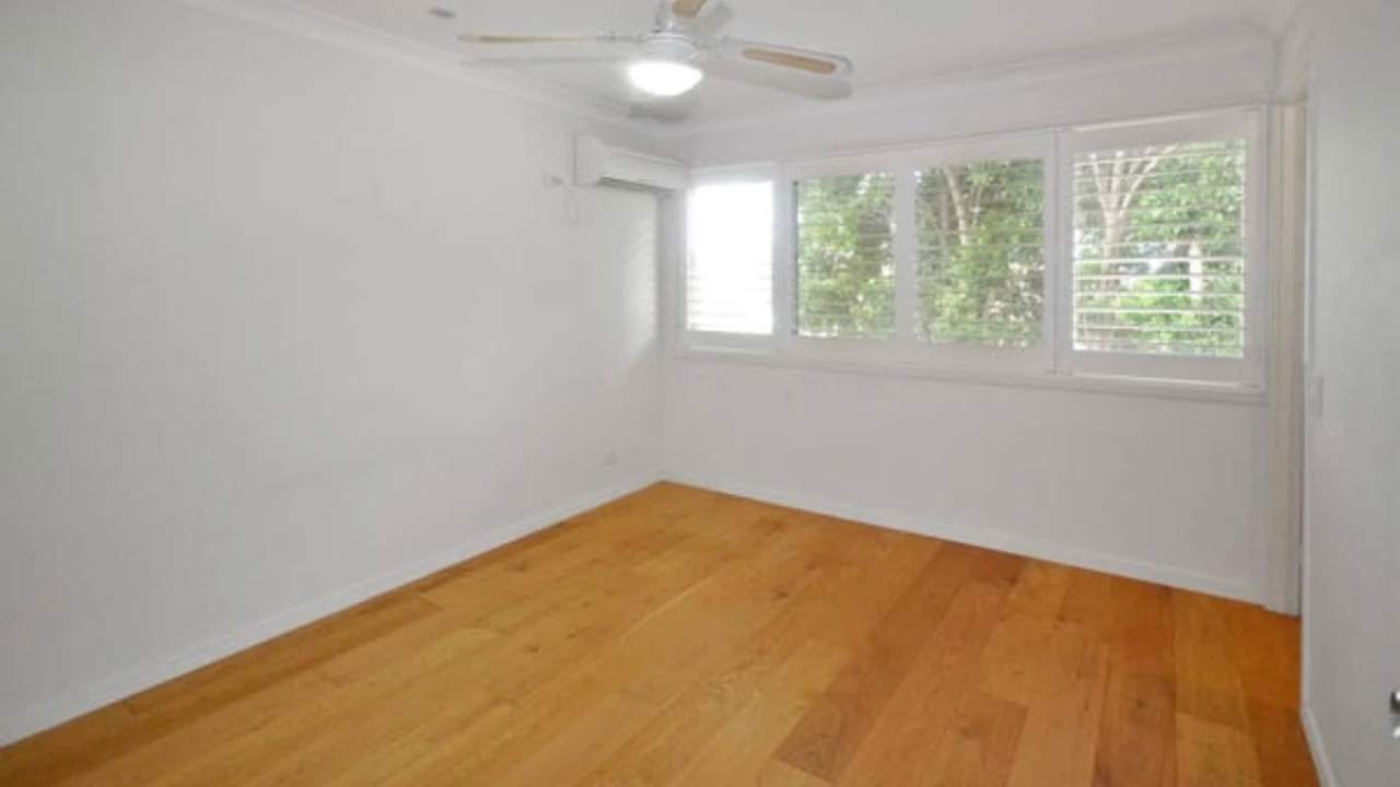Room in a share house