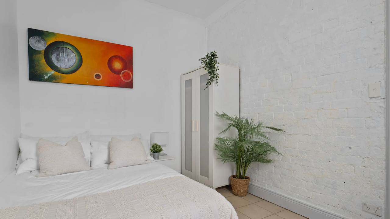 Furnished room in a flatshare