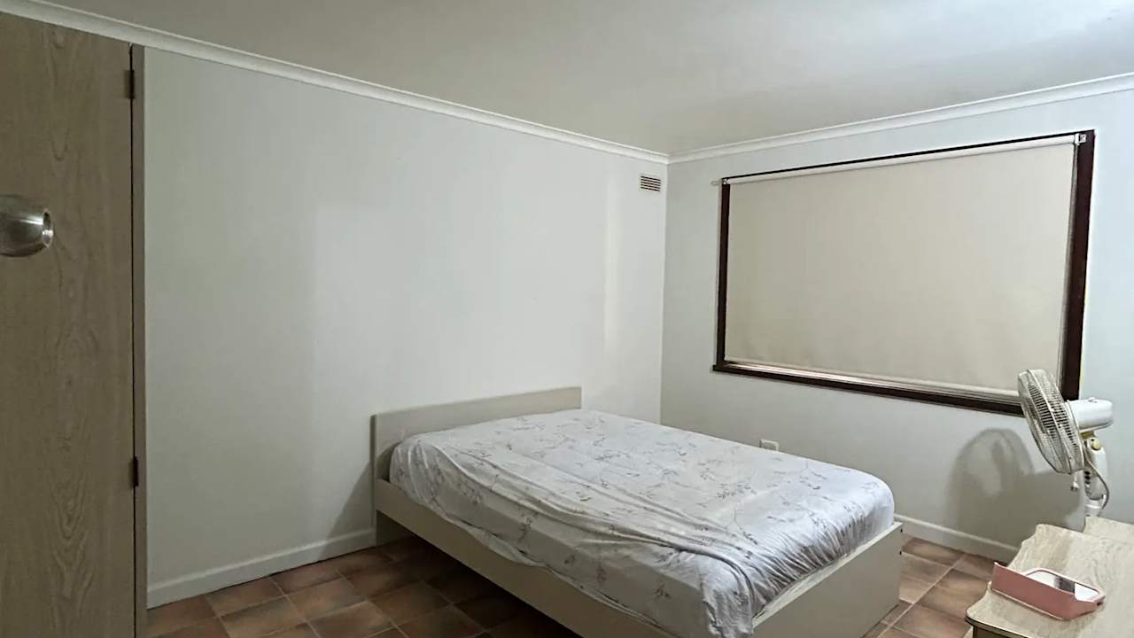 Unfurnished room in a share house