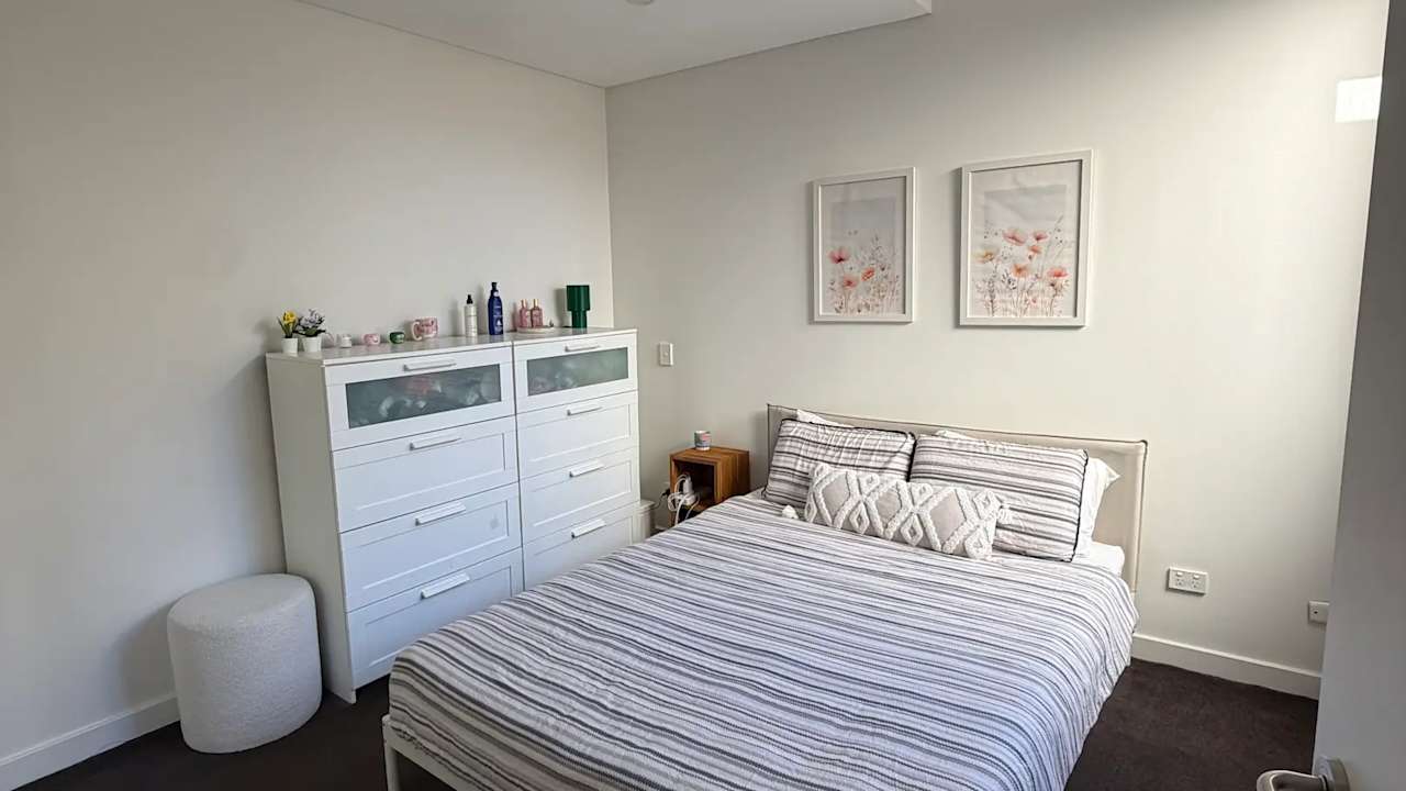 Furnished room in a flatshare