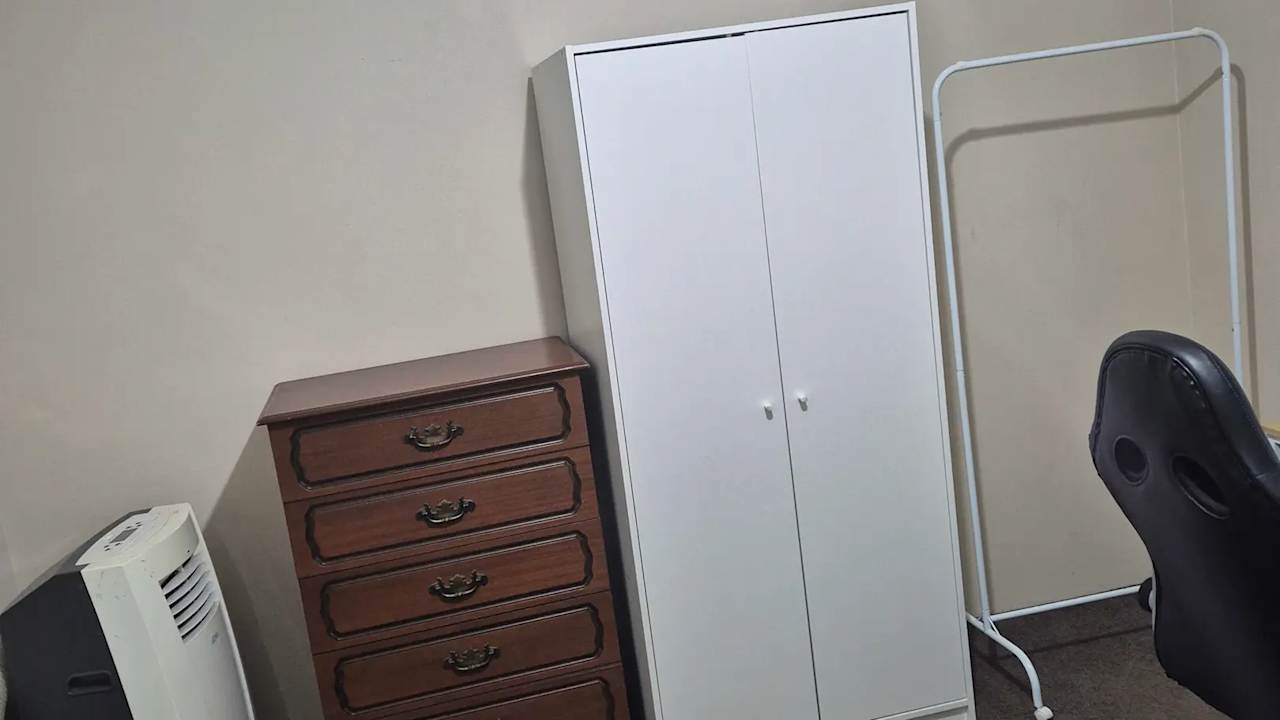 Furnished room in a flatshare