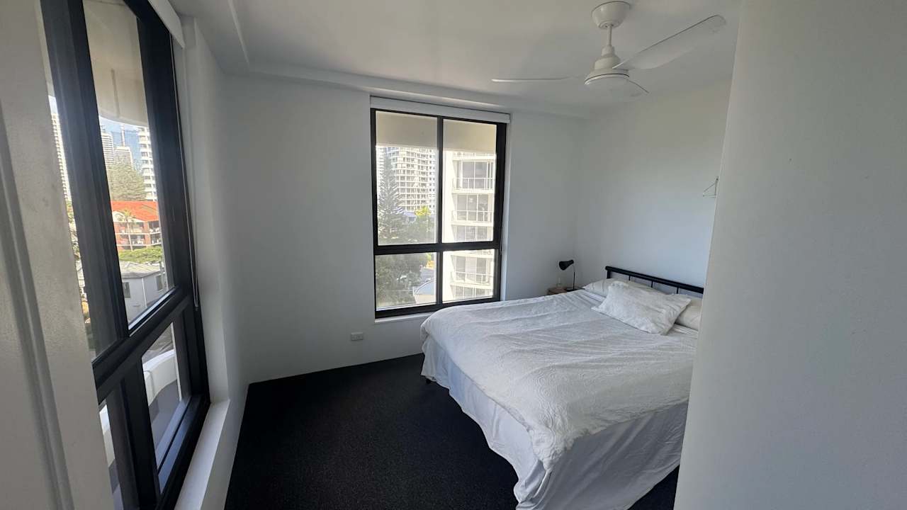 Furnished room in a flatshare