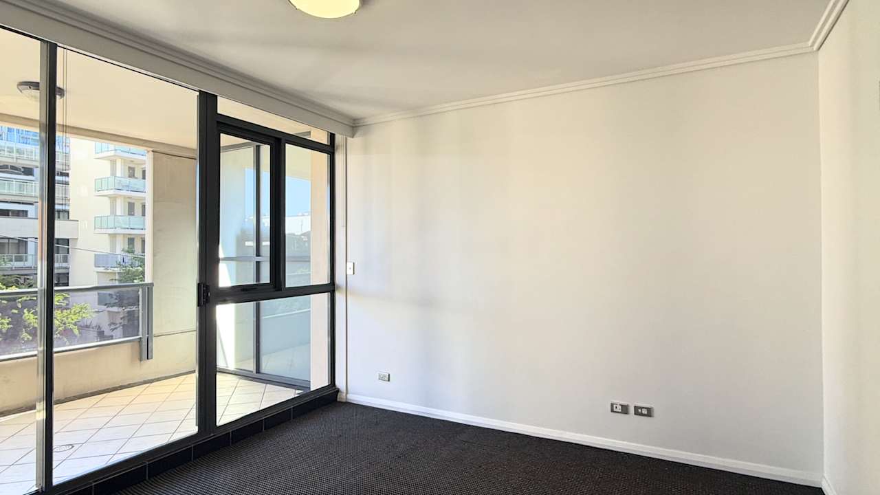 Furnished room with ensuite in a flatshare