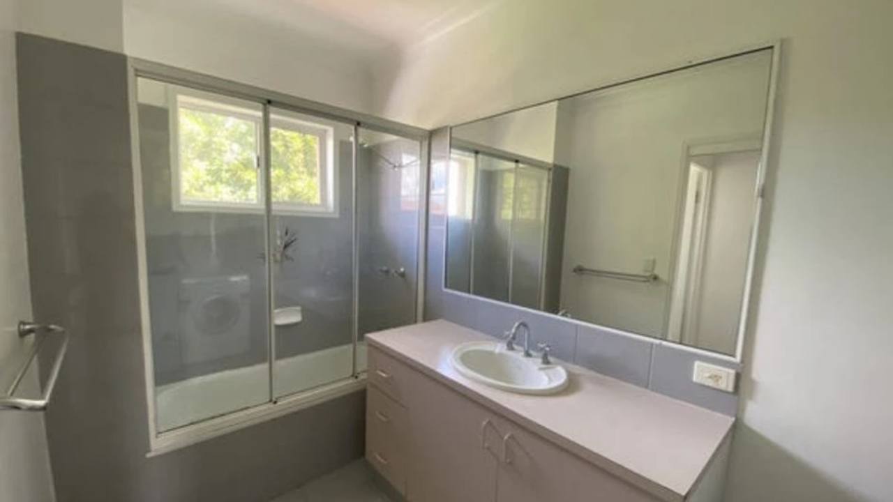 Whole property with 2 rooms for rent