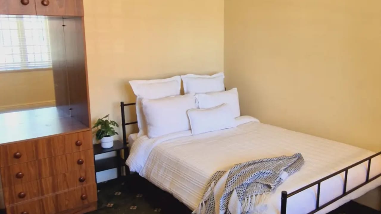 Furnished room in a share house