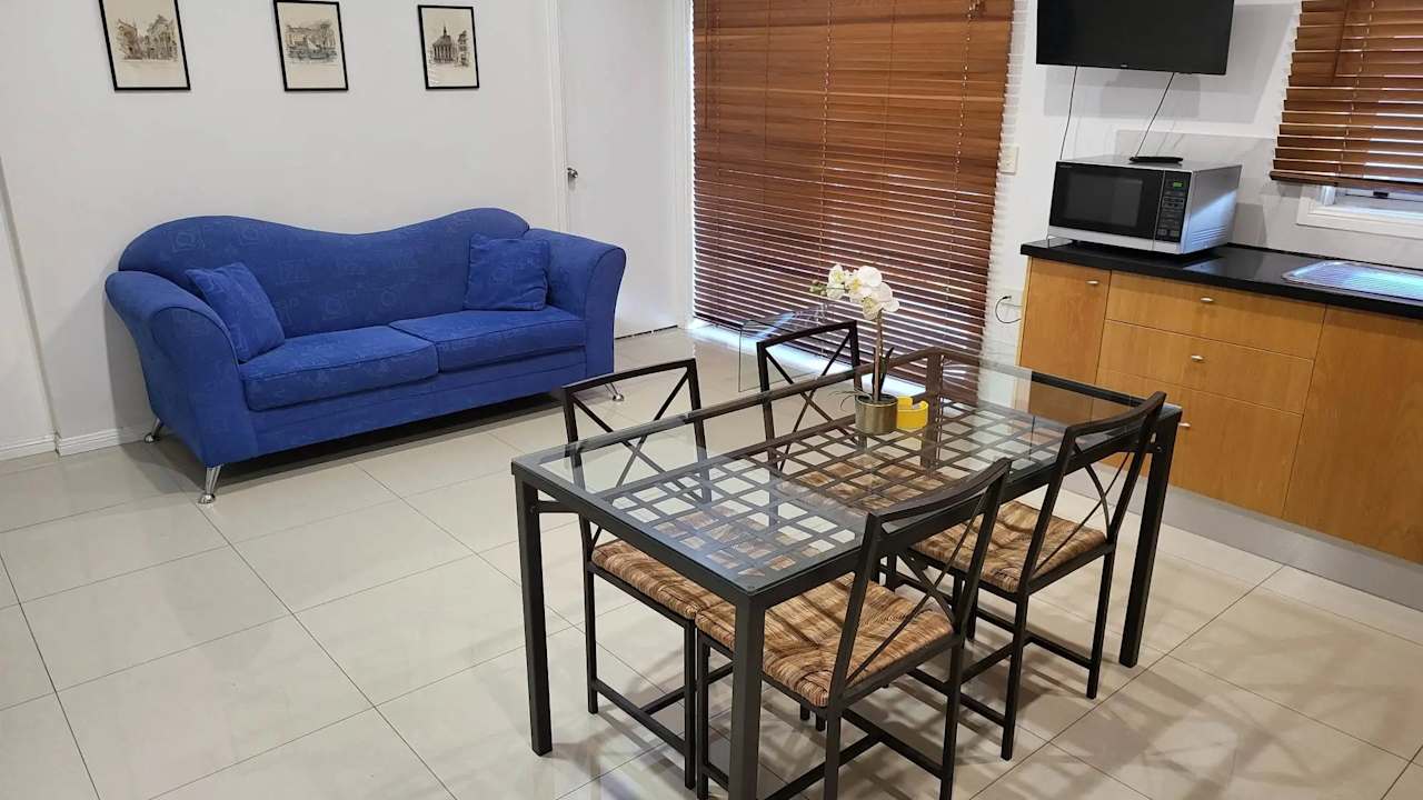 Whole property with 3 rooms for rent