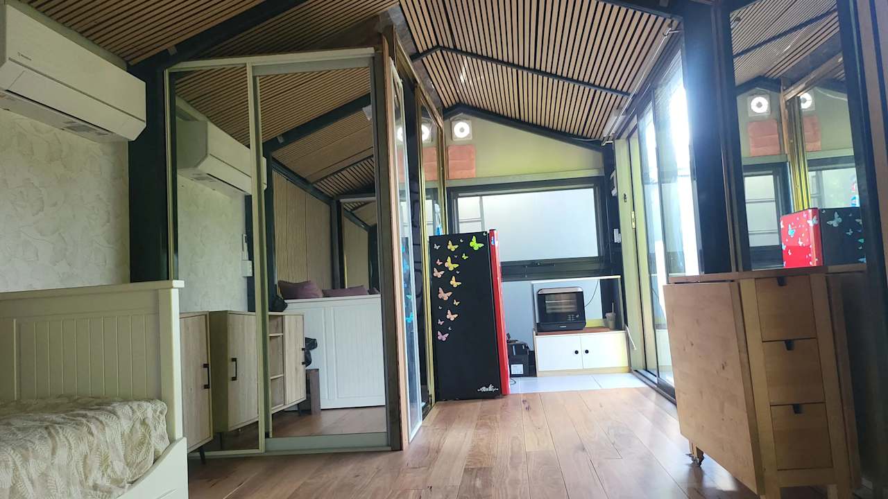 Furnished room studio flat for rent