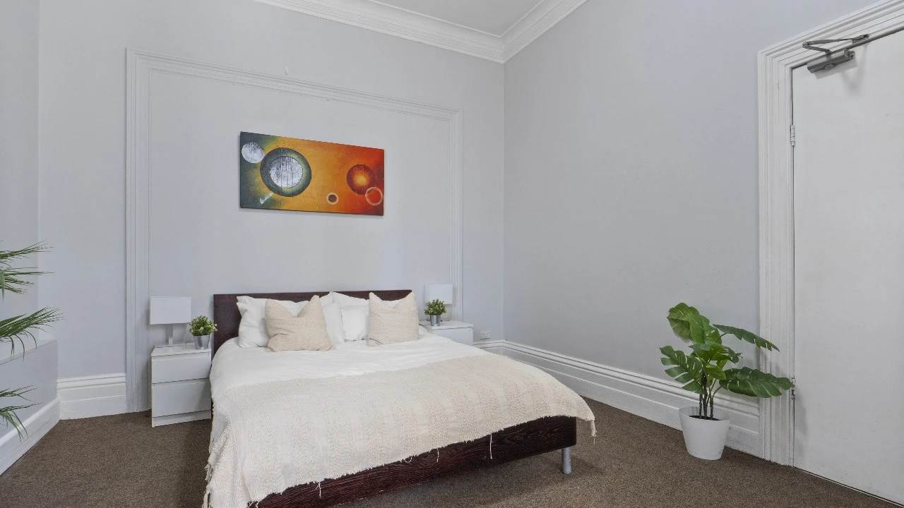 Furnished room in a flatshare