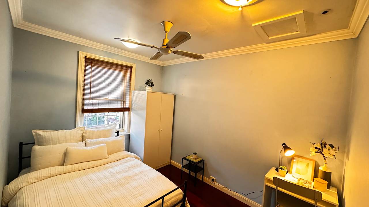 Furnished room in a share house