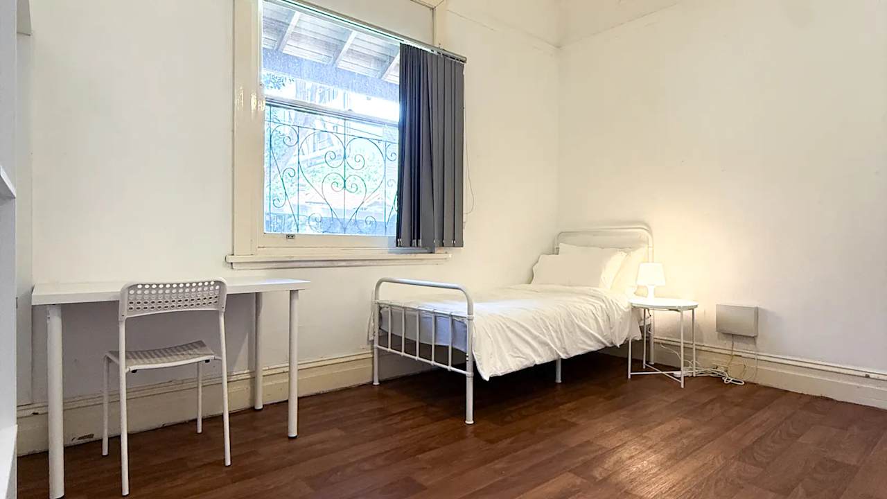 Furnished room in a share house