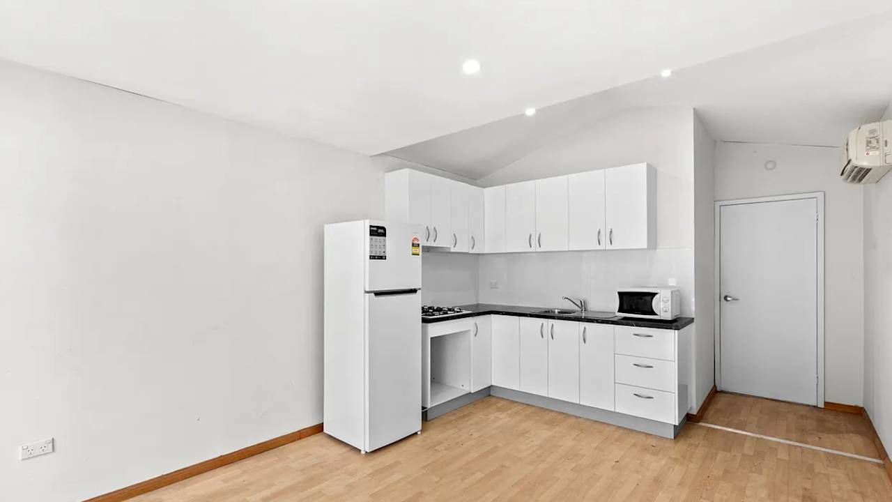 Room in a share house