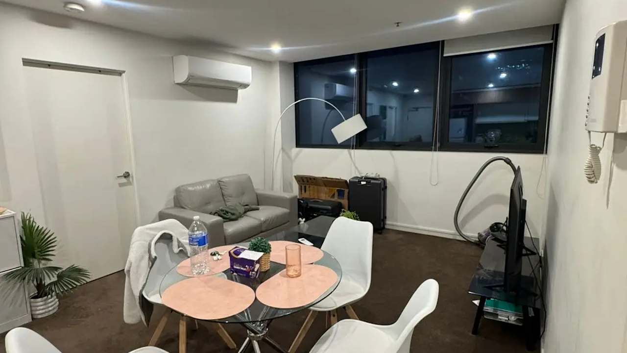 Furnished room in a flatshare