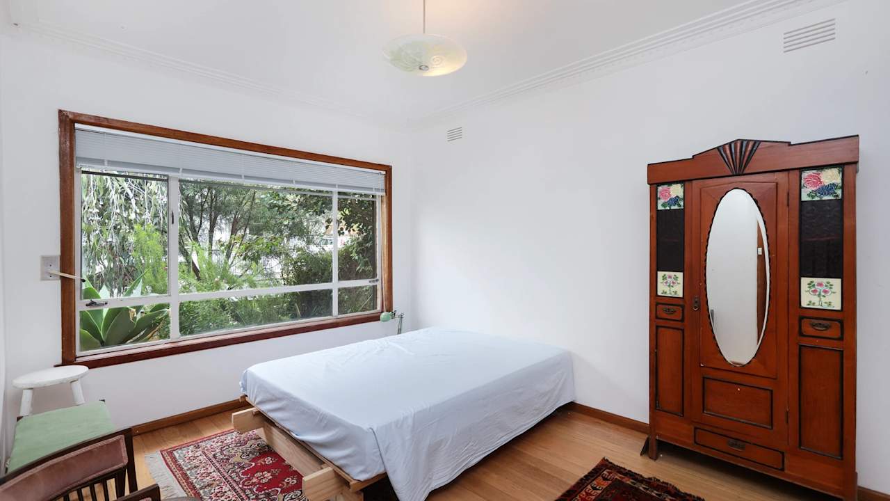Room in a share house