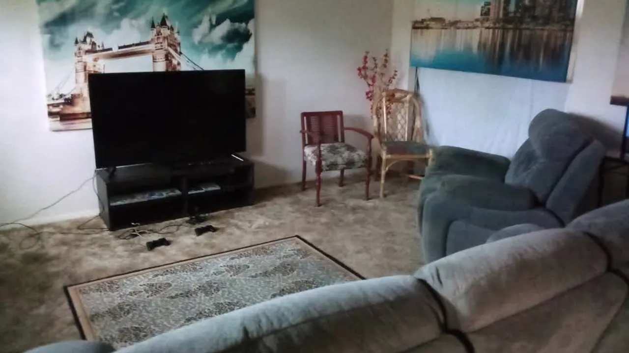 Room in a share house