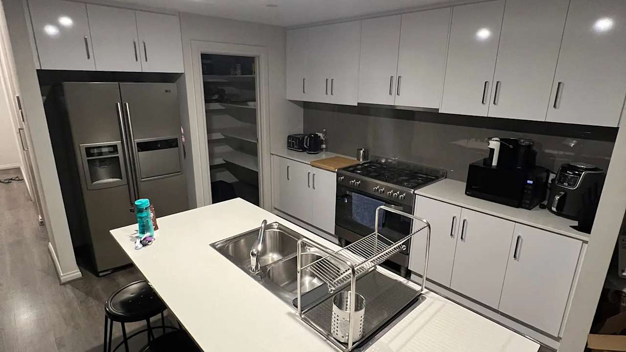 Furnished room in a share house