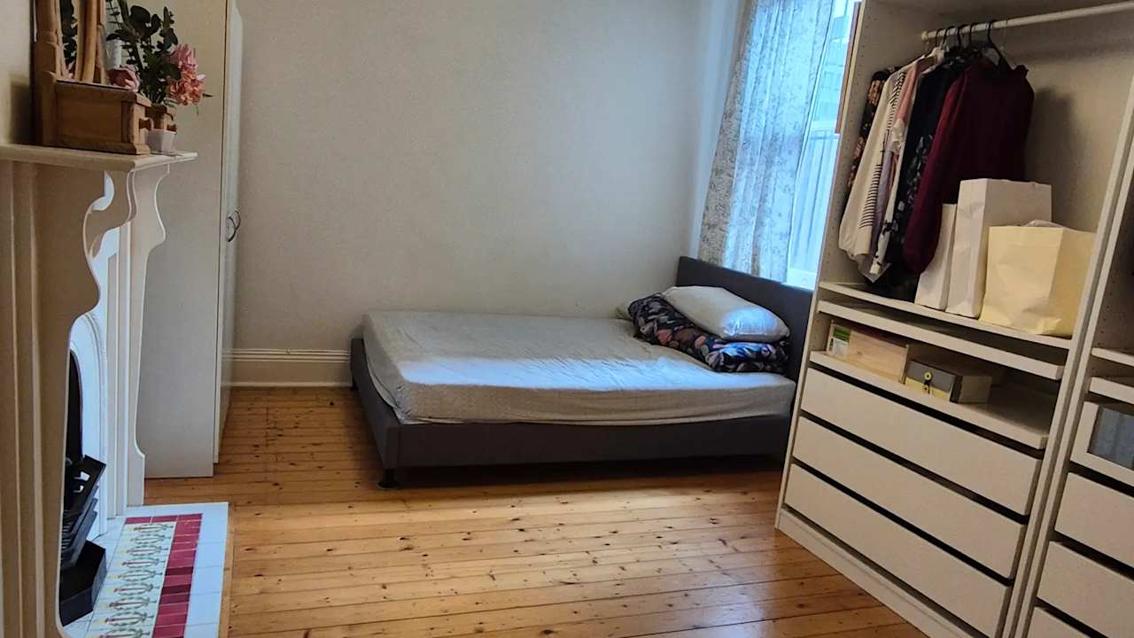 Furnished room in a share house