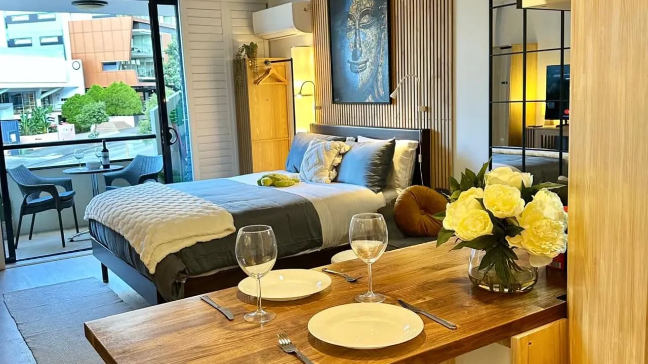 Furnished room studio flat for rent