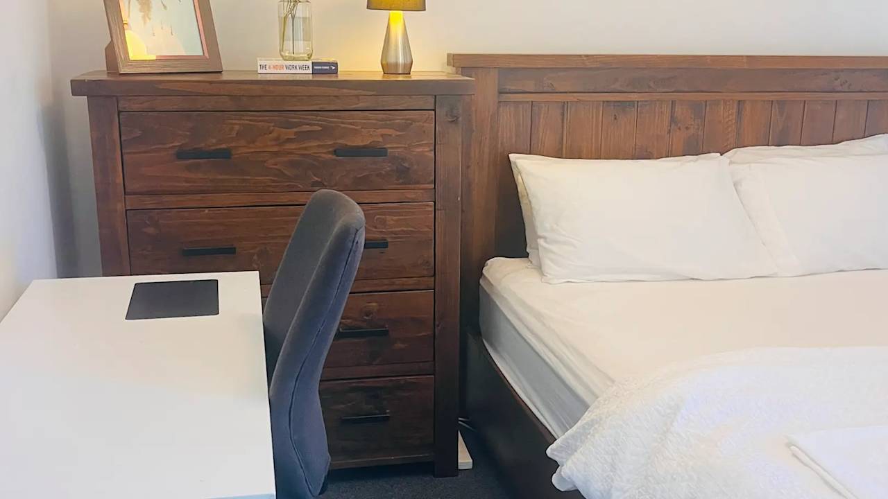 Furnished room in a share house