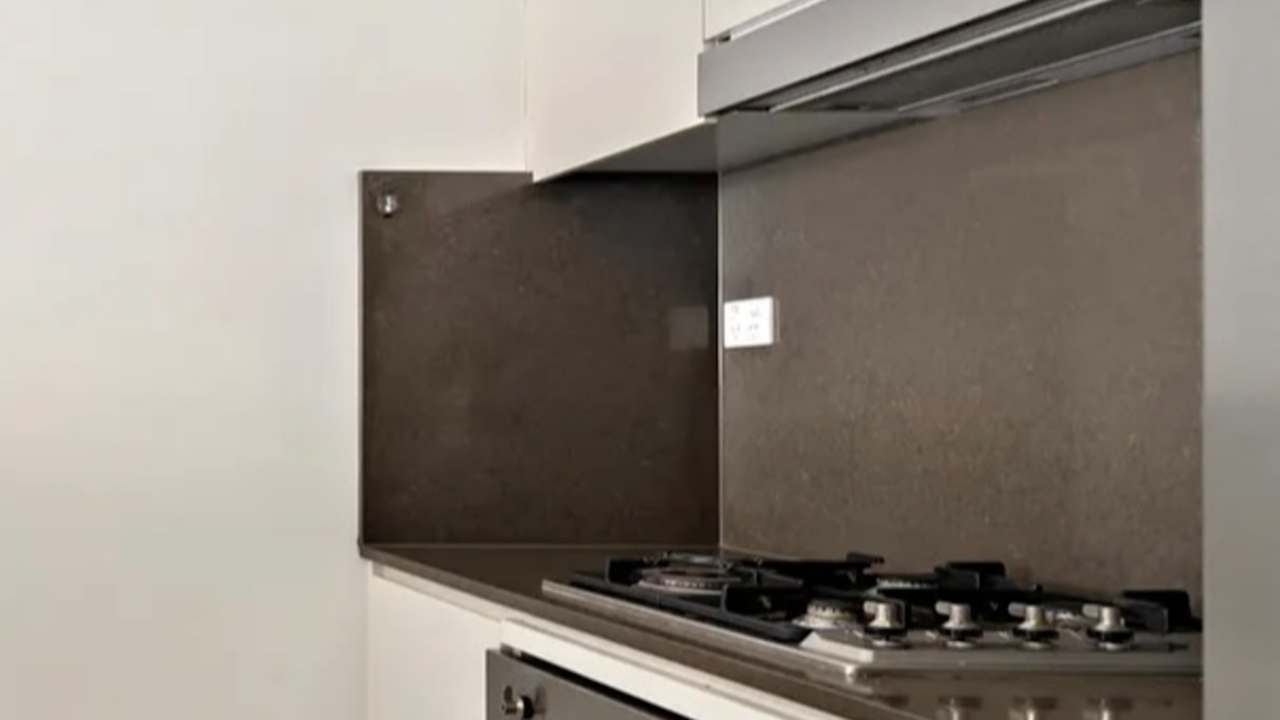 Whole property with 1 room for rent