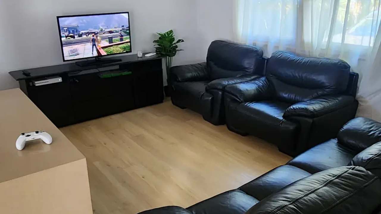 Room with ensuite in a share house