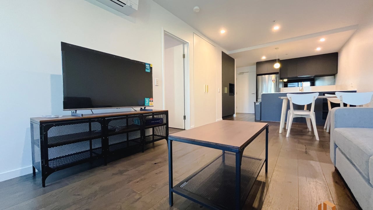 Furnished room with own bathroom
