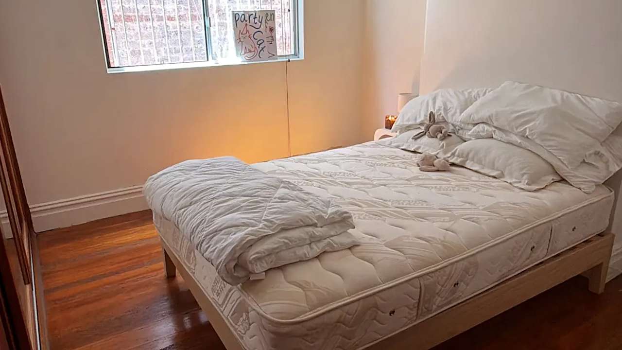 Room in a share house