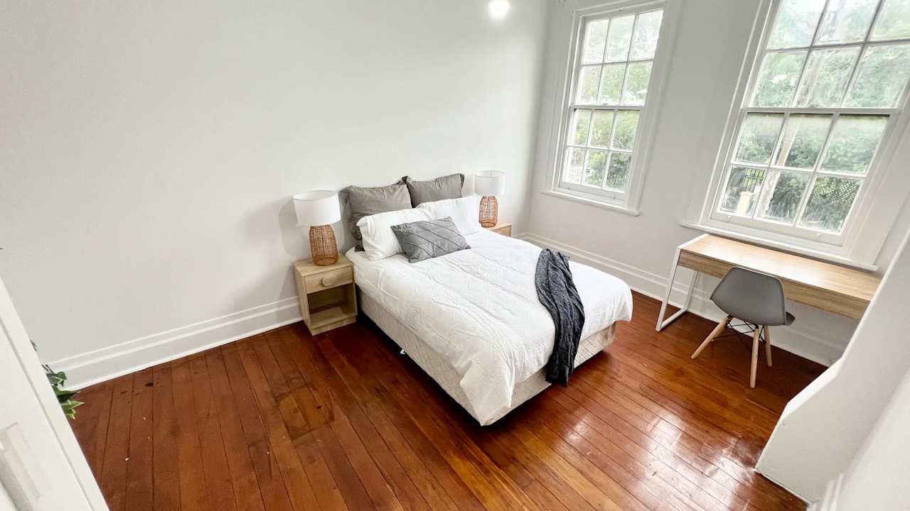 Room in a share house