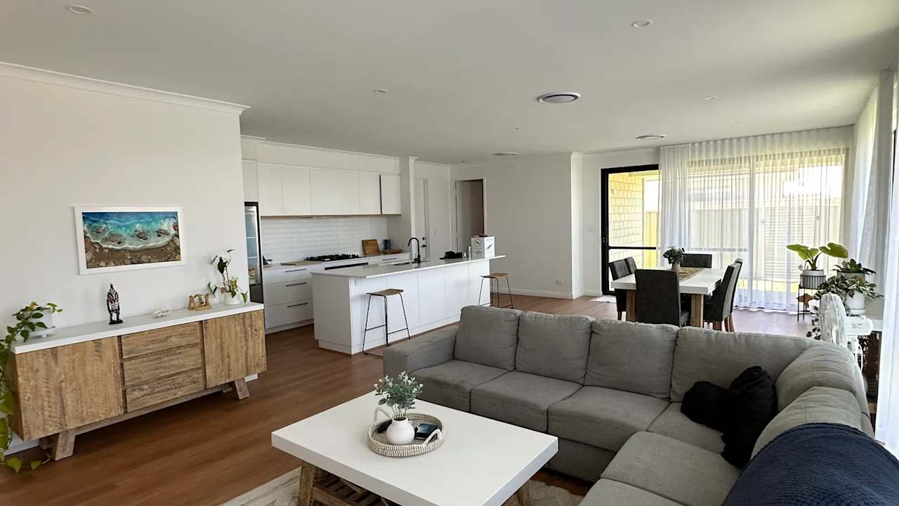 Unfurnished room in a share house