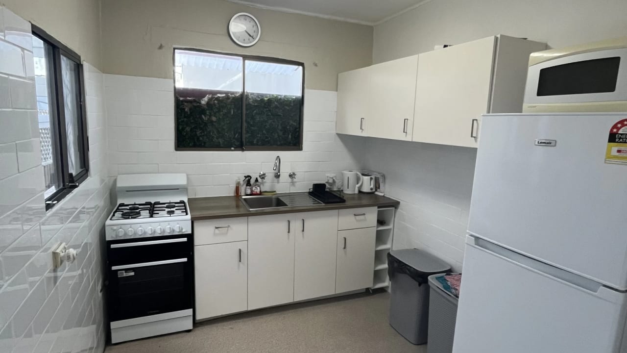 Room in a share house