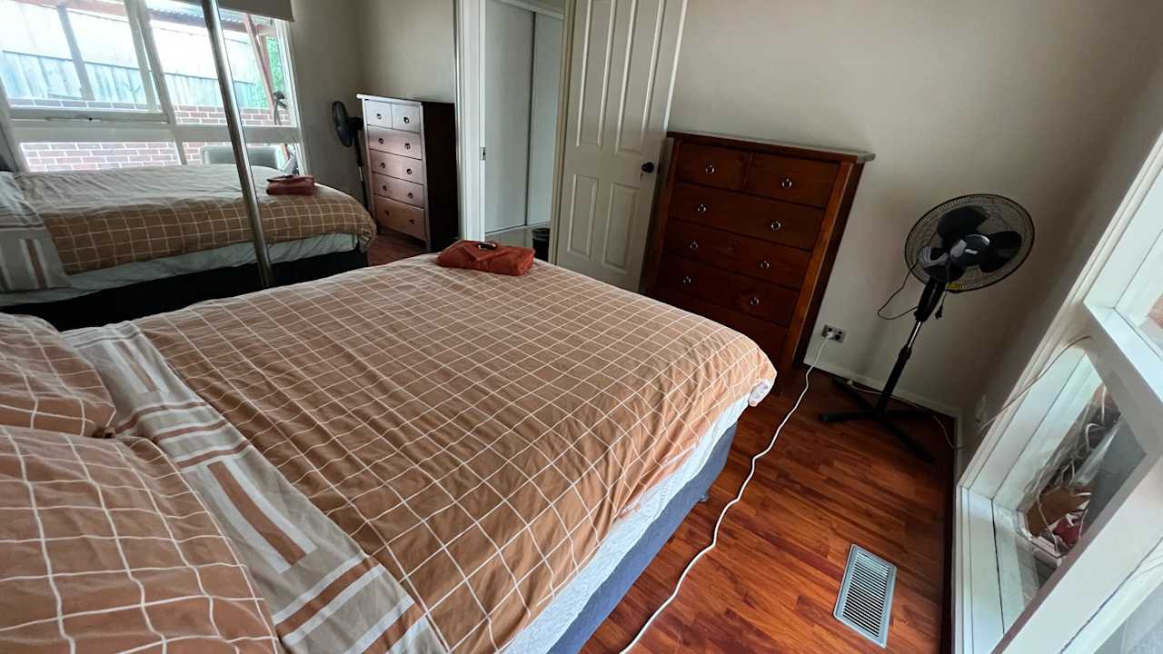 Room in a share house