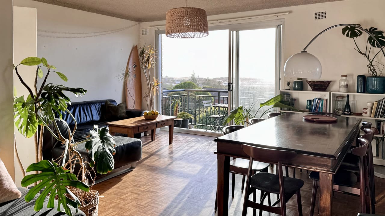 Furnished room in a flatshare