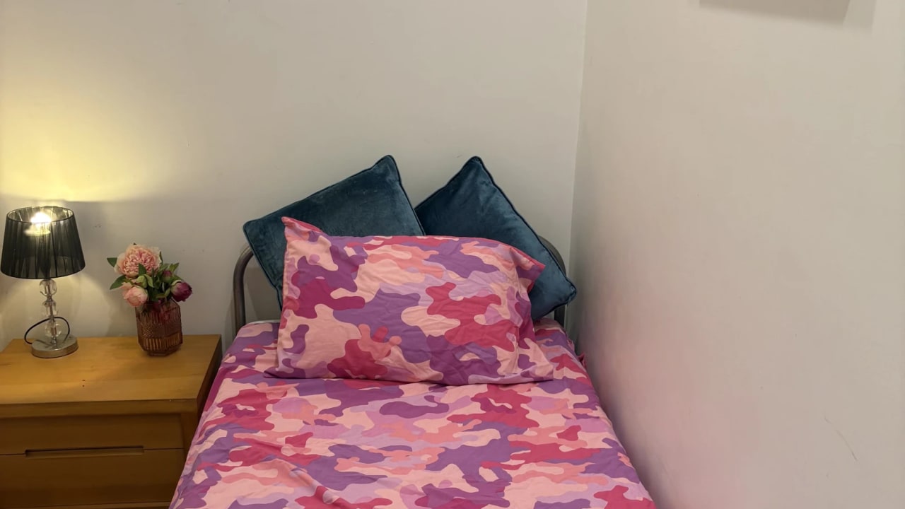 Room in a share house