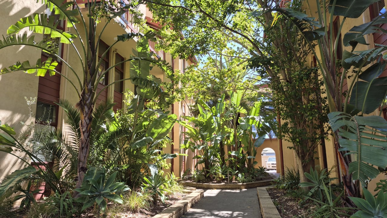 Whole property with 2 rooms for rent