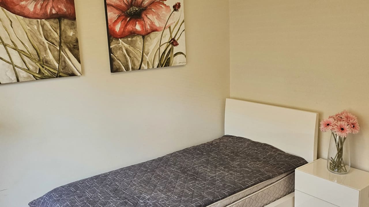 Room in a share house