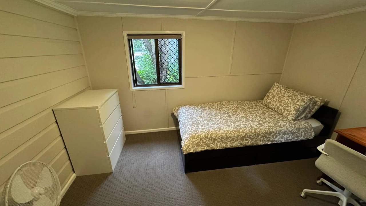 Furnished room in a share house