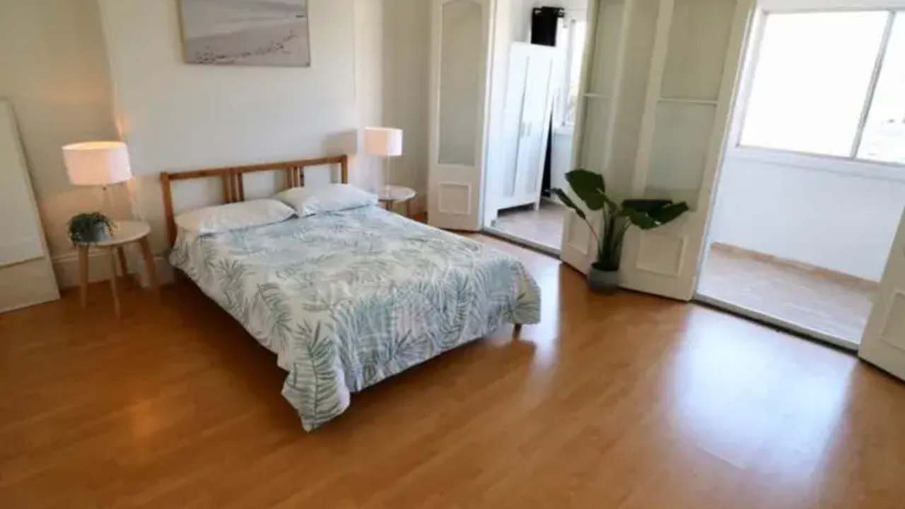 Room in a share house