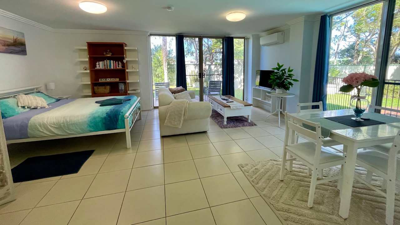 Furnished room studio flat for rent