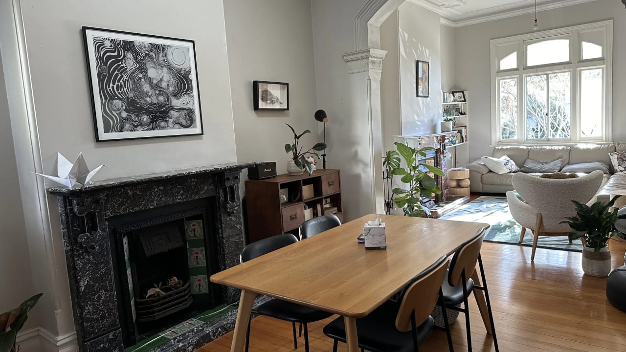 Room in a share house