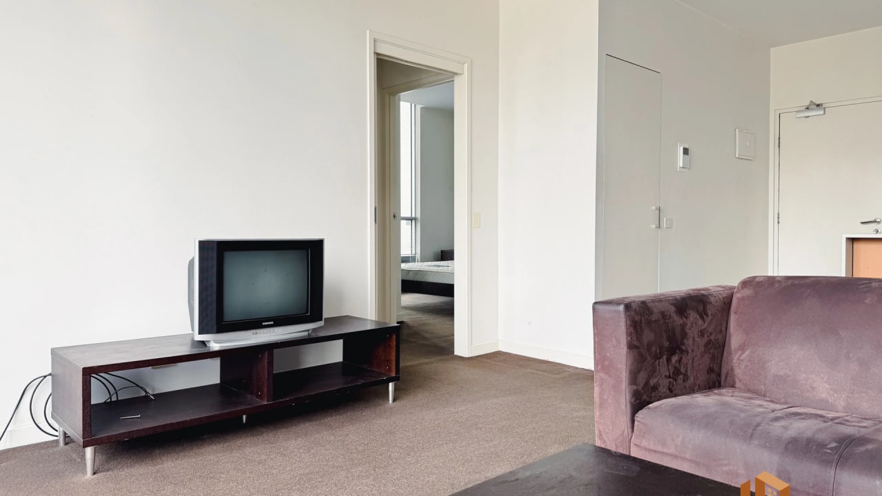 Furnished room with ensuite in a flatshare