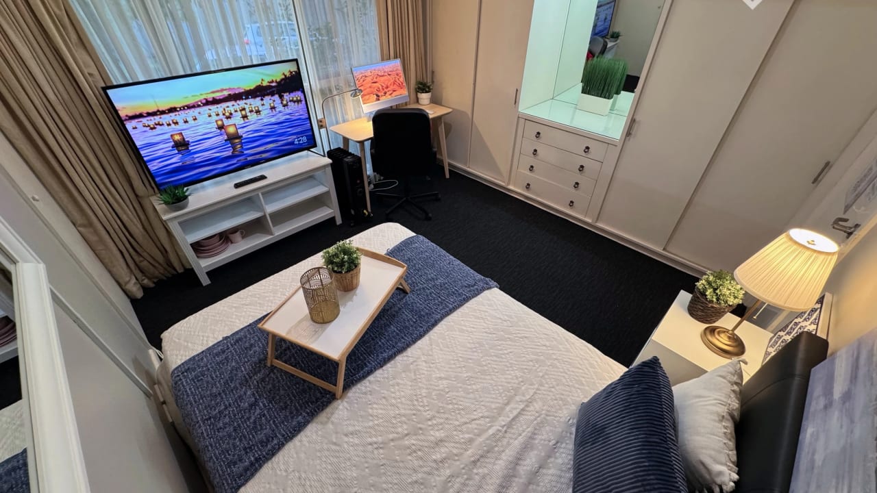 Furnished room in a share house