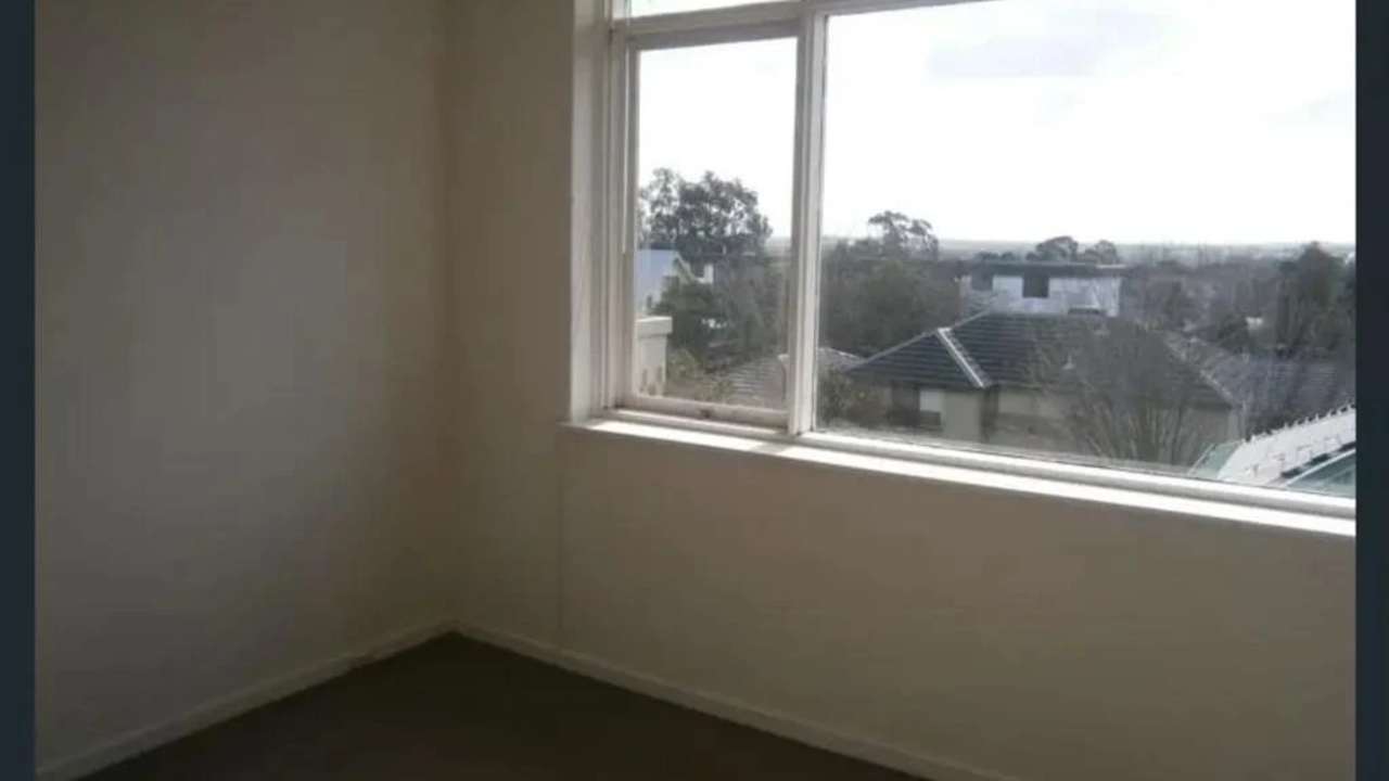 Unfurnished room in a flatshare