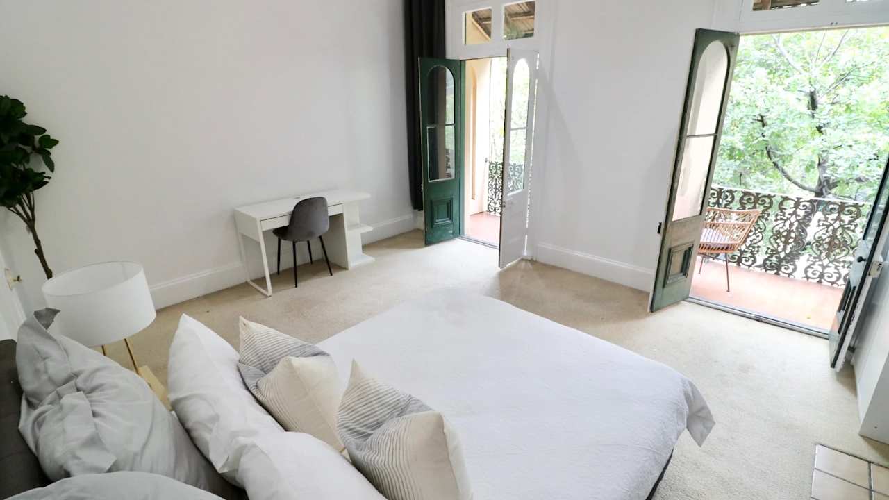 Room in a share house