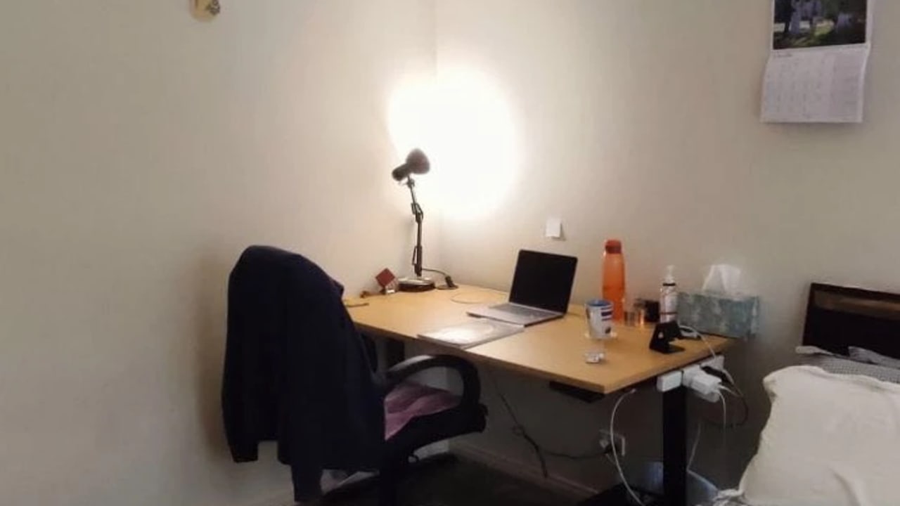 Furnished room in a share house