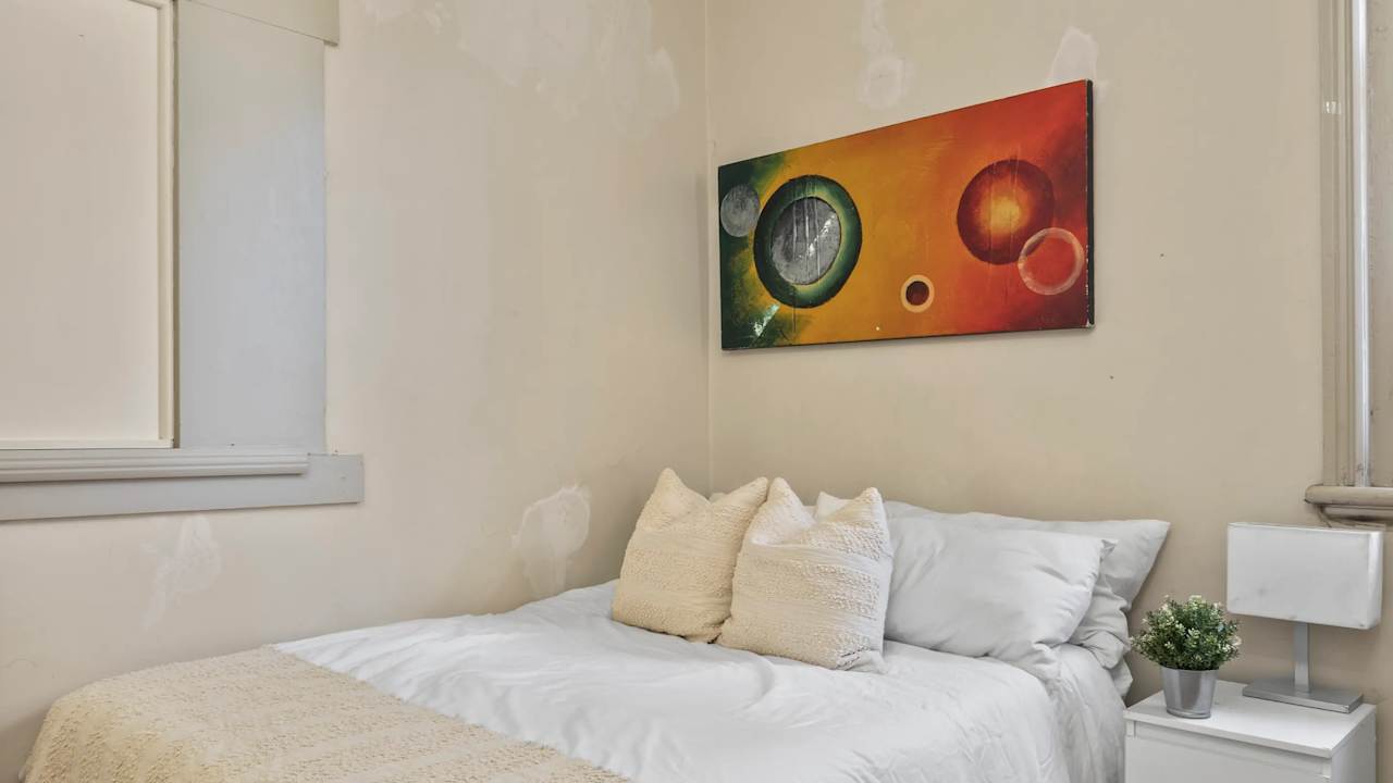 Furnished room in a share house