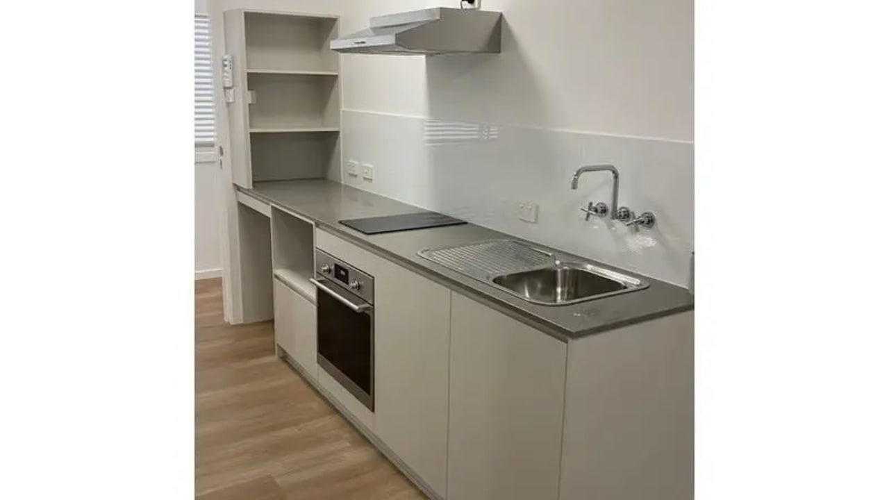 Furnished room with ensuite in a flatshare