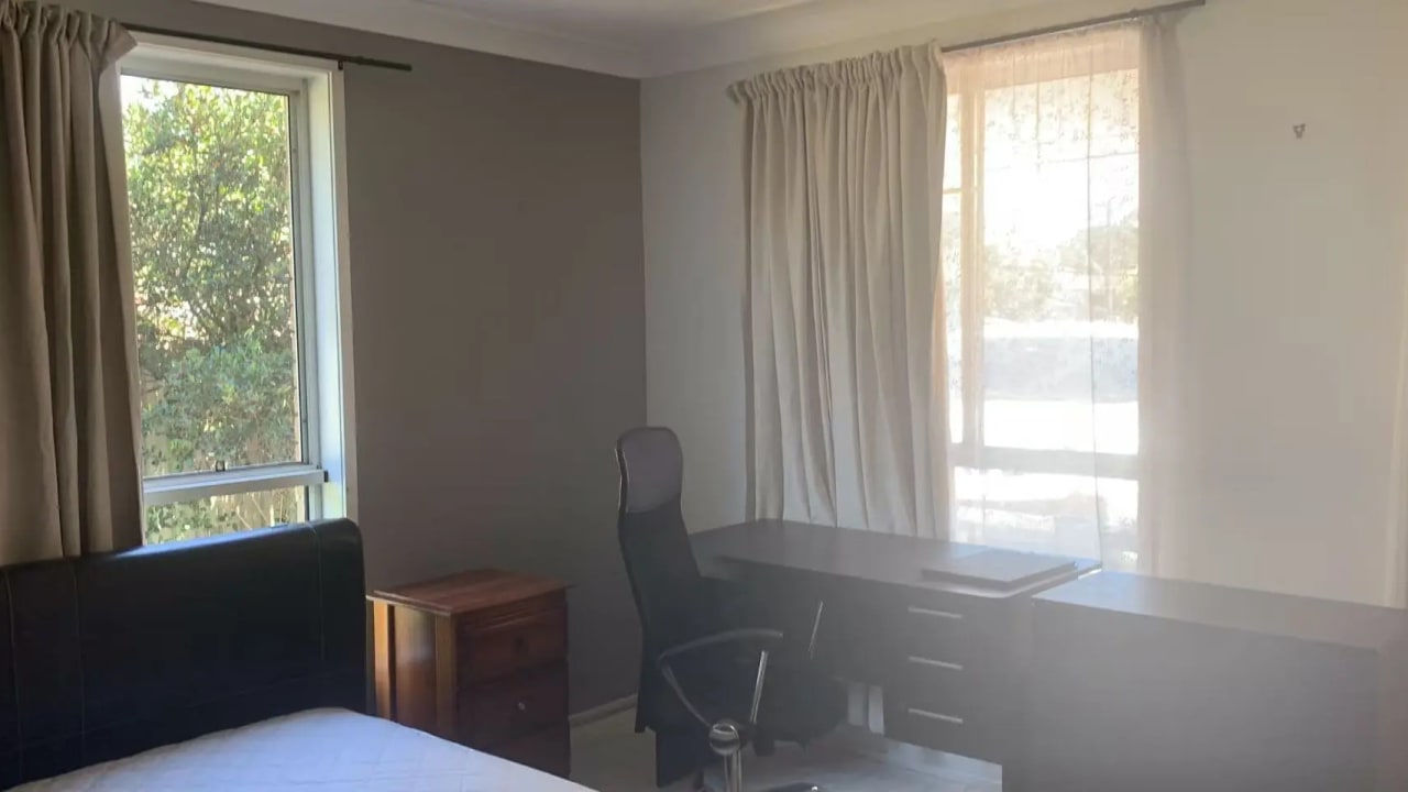 Furnished room in a share house