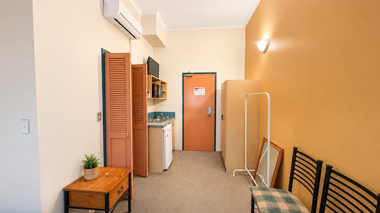 Furnished room studio flat for rent