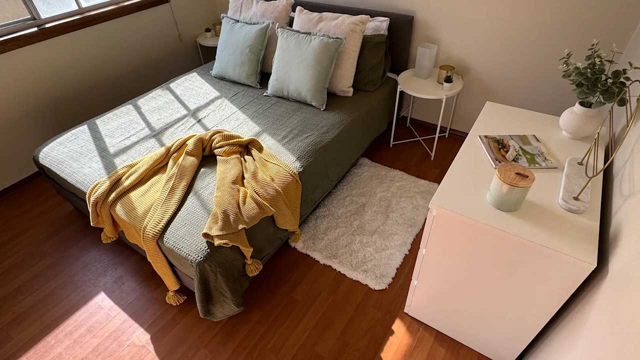 Furnished room in a share house