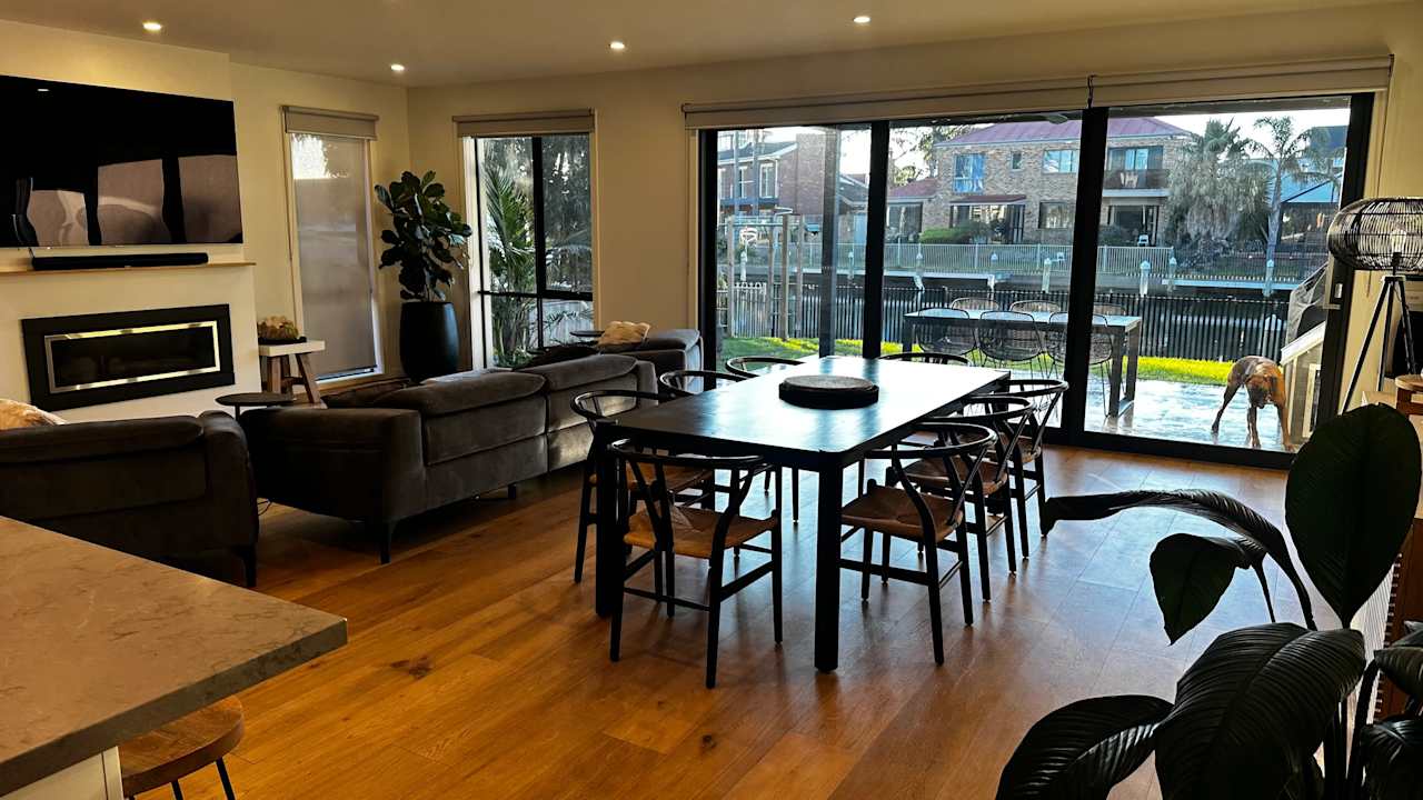 Room in a share house